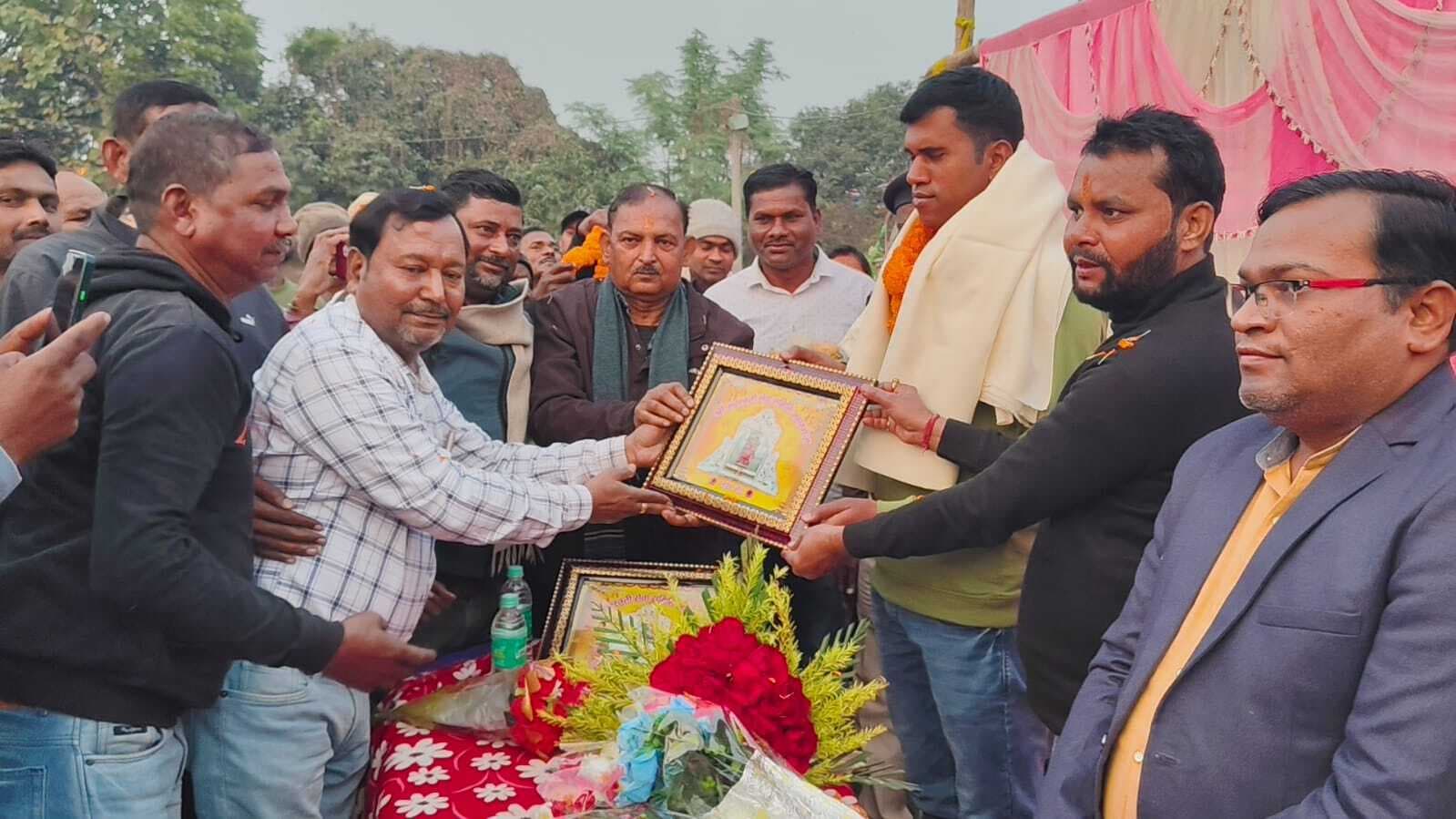 निवर्तमान थानाध्यक्ष को दी विदाई तो नवपदस्थापित का स्वागत