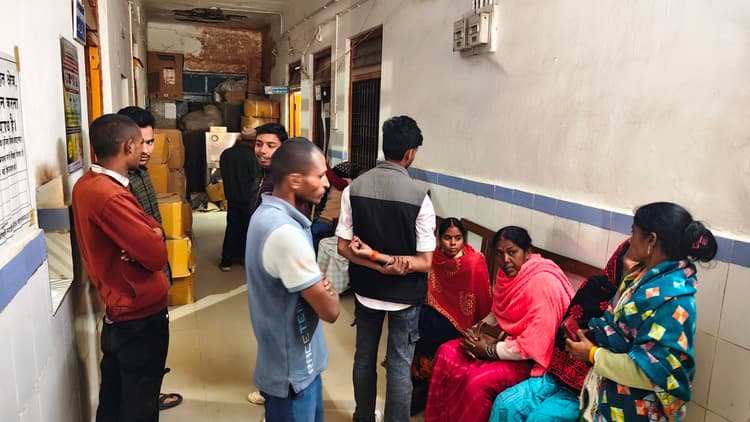 ओरा विद्यालय में प्रधानाध्यापक ने छात्र को पीटा, हेडमास्टर ने किया इंकार