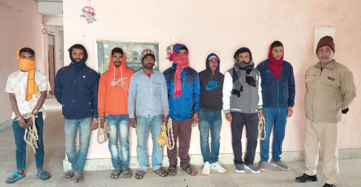 आठ शराबी को किया गया गिरफ्तार