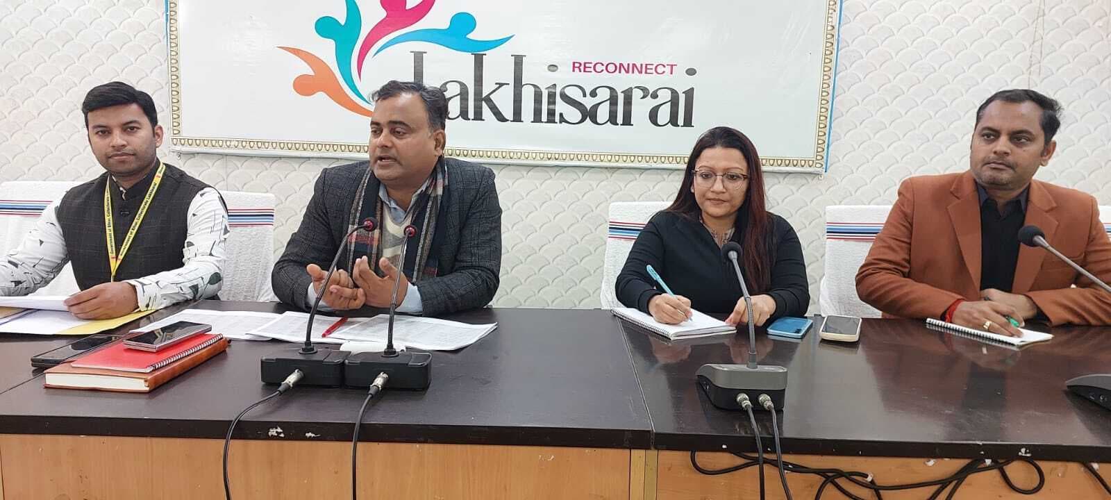 लंबित कार्य पूरा नहीं करने वाले अधिकारियों पर होगी कार्रवाई: डीएम