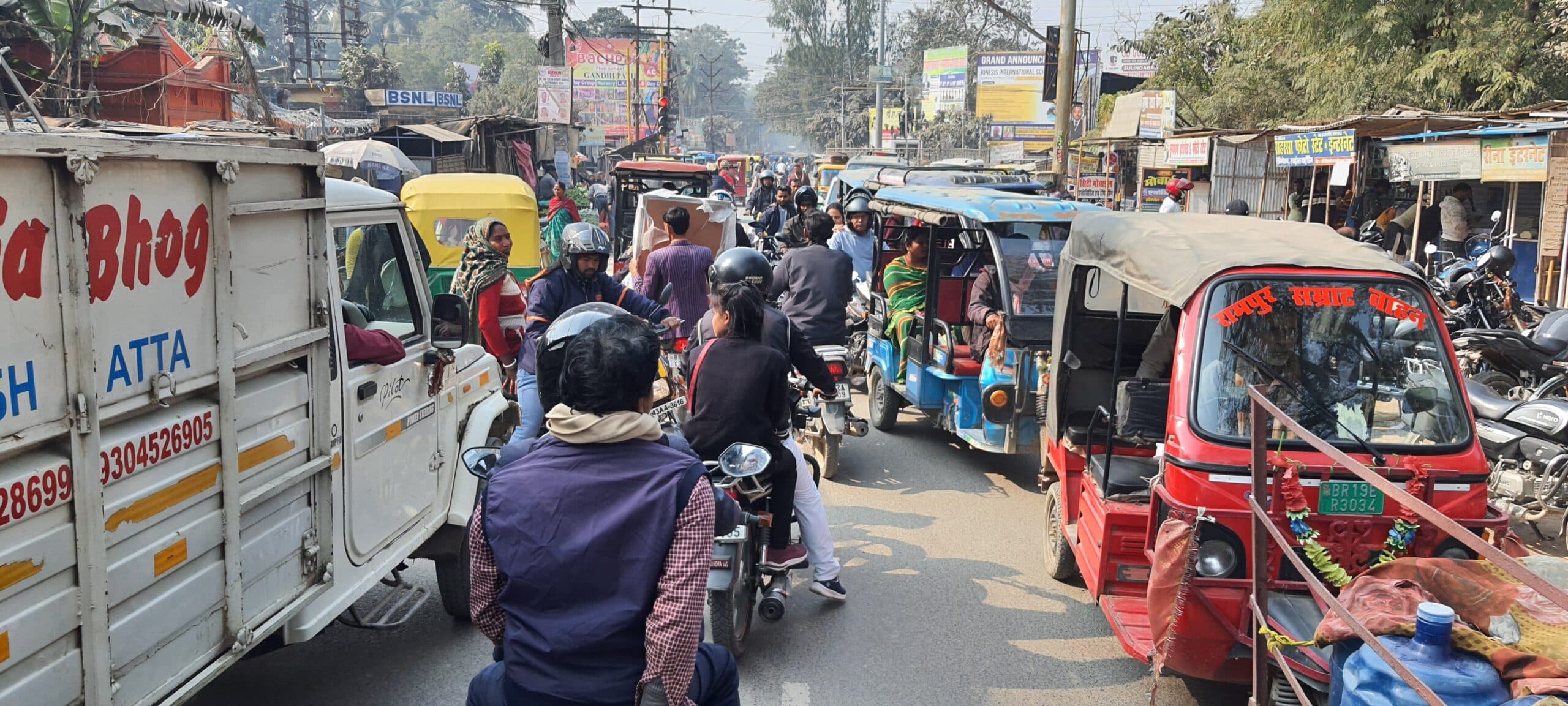 कराह रही सड़कें, हर ओर जाम से त्रहिमाम