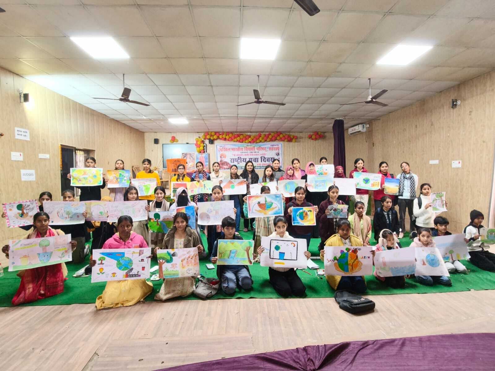 छात्र-छात्राओं में कला के प्रति विकसित हो रुचि