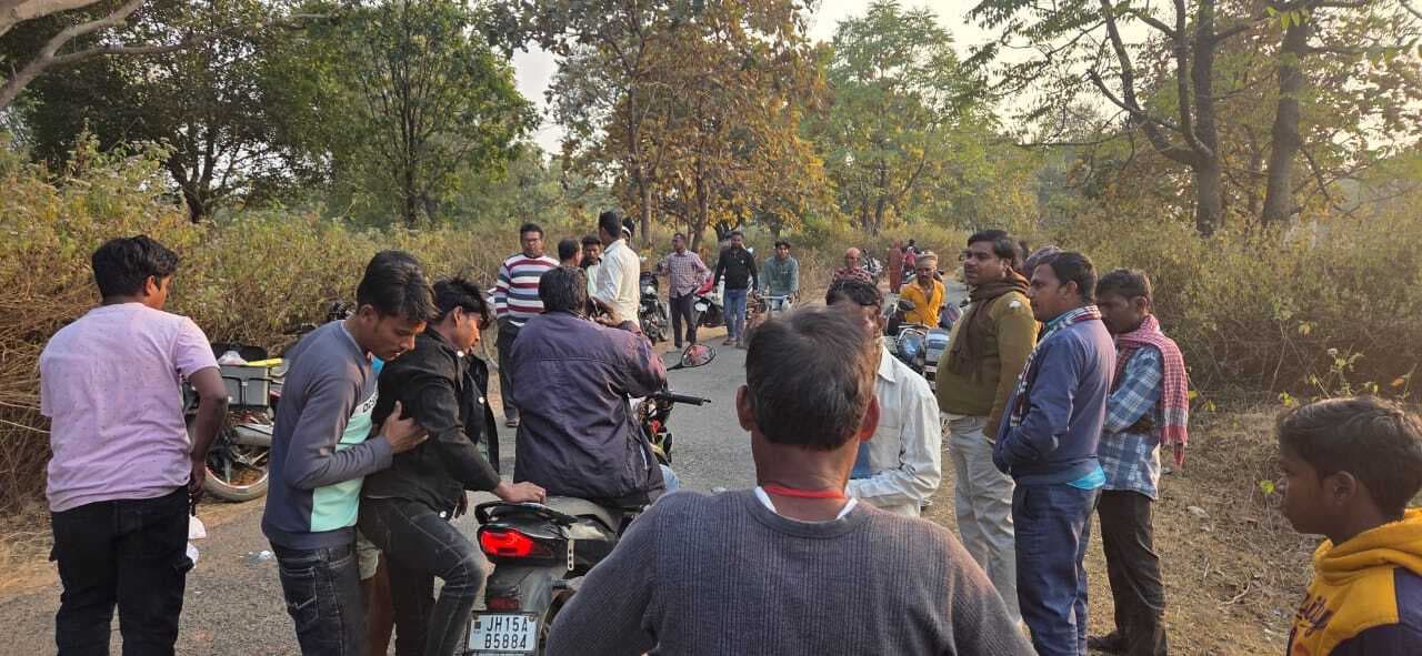 हादसा : दो बाइकों की टक्कर में दोनों चालक घायल, गंभीर