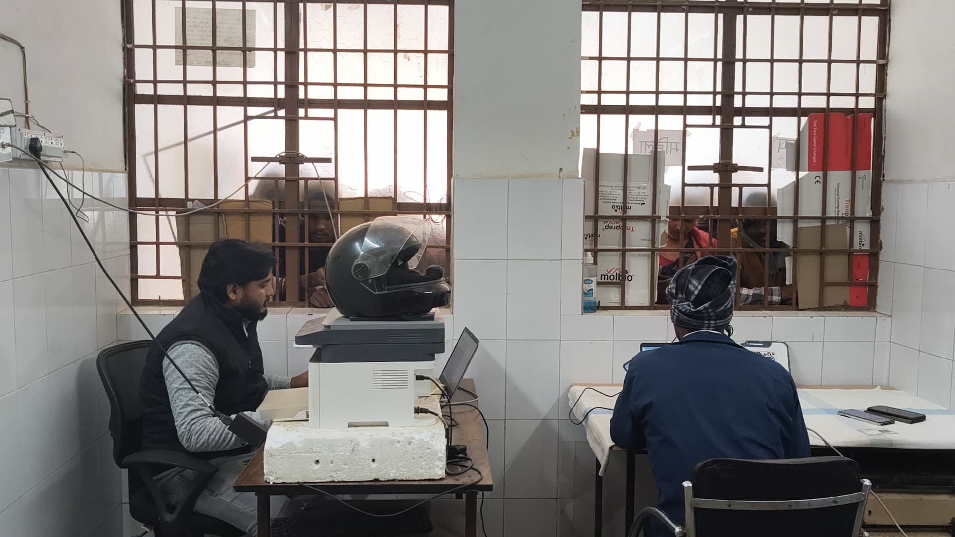 काउंटर कर्मी पर मरीज ने निर्धारित शुल्क से अधिक राशि वसूलने का लगाया आरोप