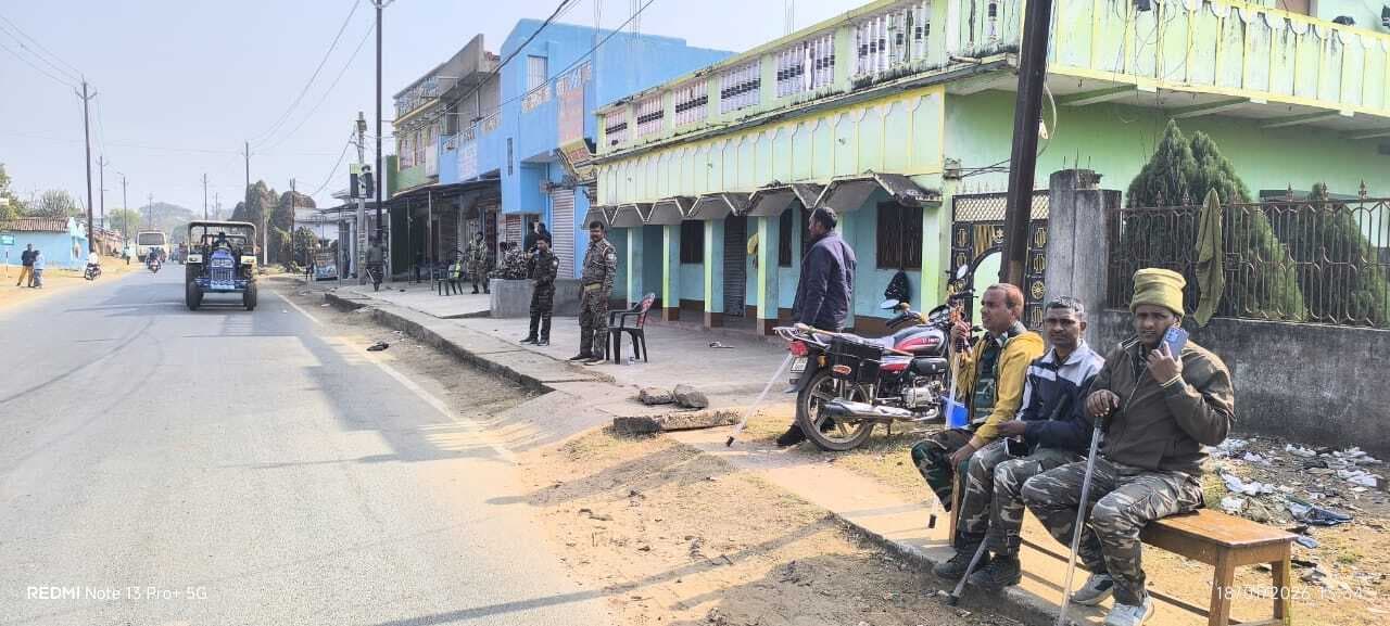 लालगढ़ में लगातार पुलिस टीम कर रही है कैंप, चौक चौराहों पर भी जवान को किया गया तैनात