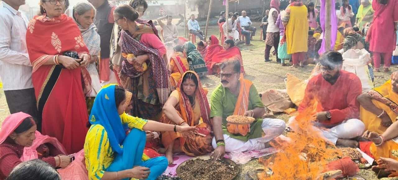 भक्तिमय माहौल में शिव महापुराण कथा संपन्न, 11 कुंडीय यज्ञ में श्रद्धालुओं ने दी आहुतियां