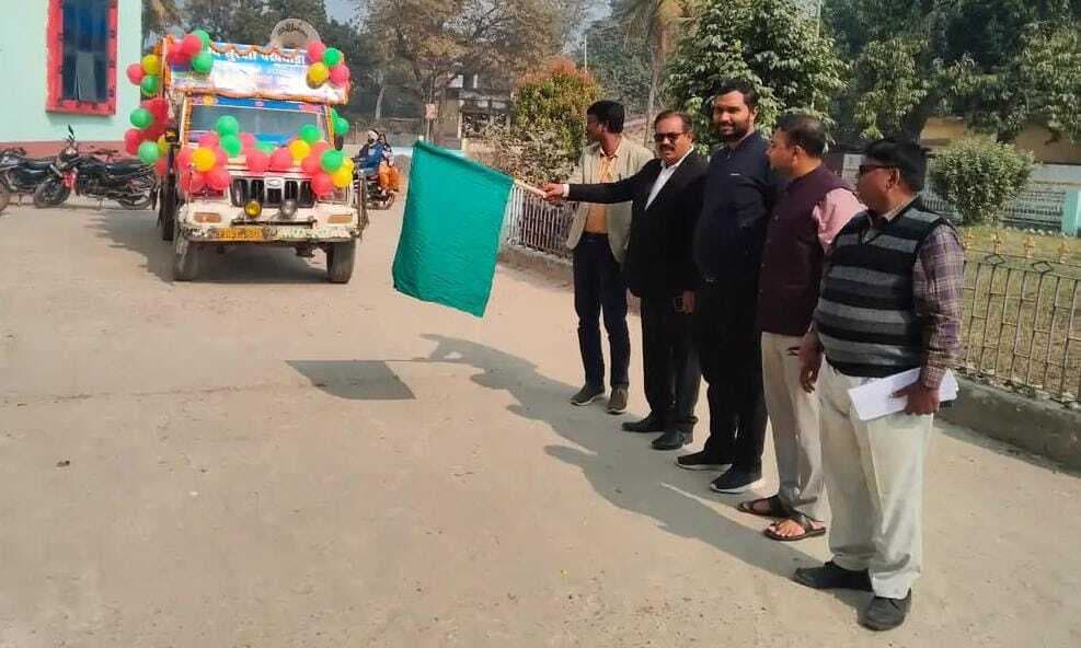 भूकंप सुरक्षा पखवाड़ा रथ को हरी झंडी दिखाकर रवाना किया