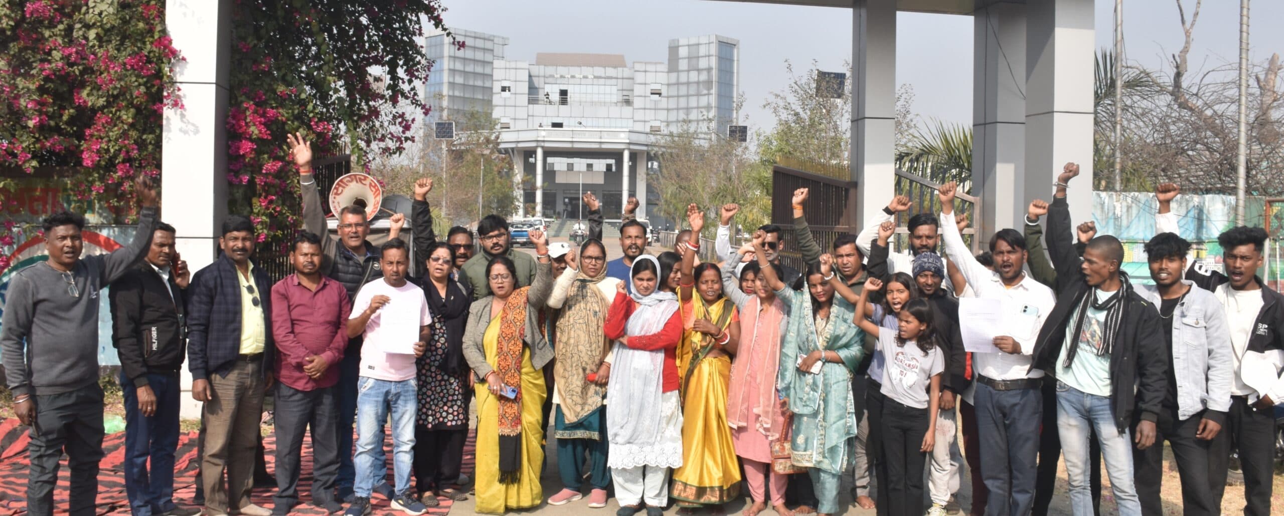 Bokaro News : 24 जनवरी से पहले हो पुन: नियुक्ति, वरना करेंगे अनिश्चितकालीन भूख हड़ताल