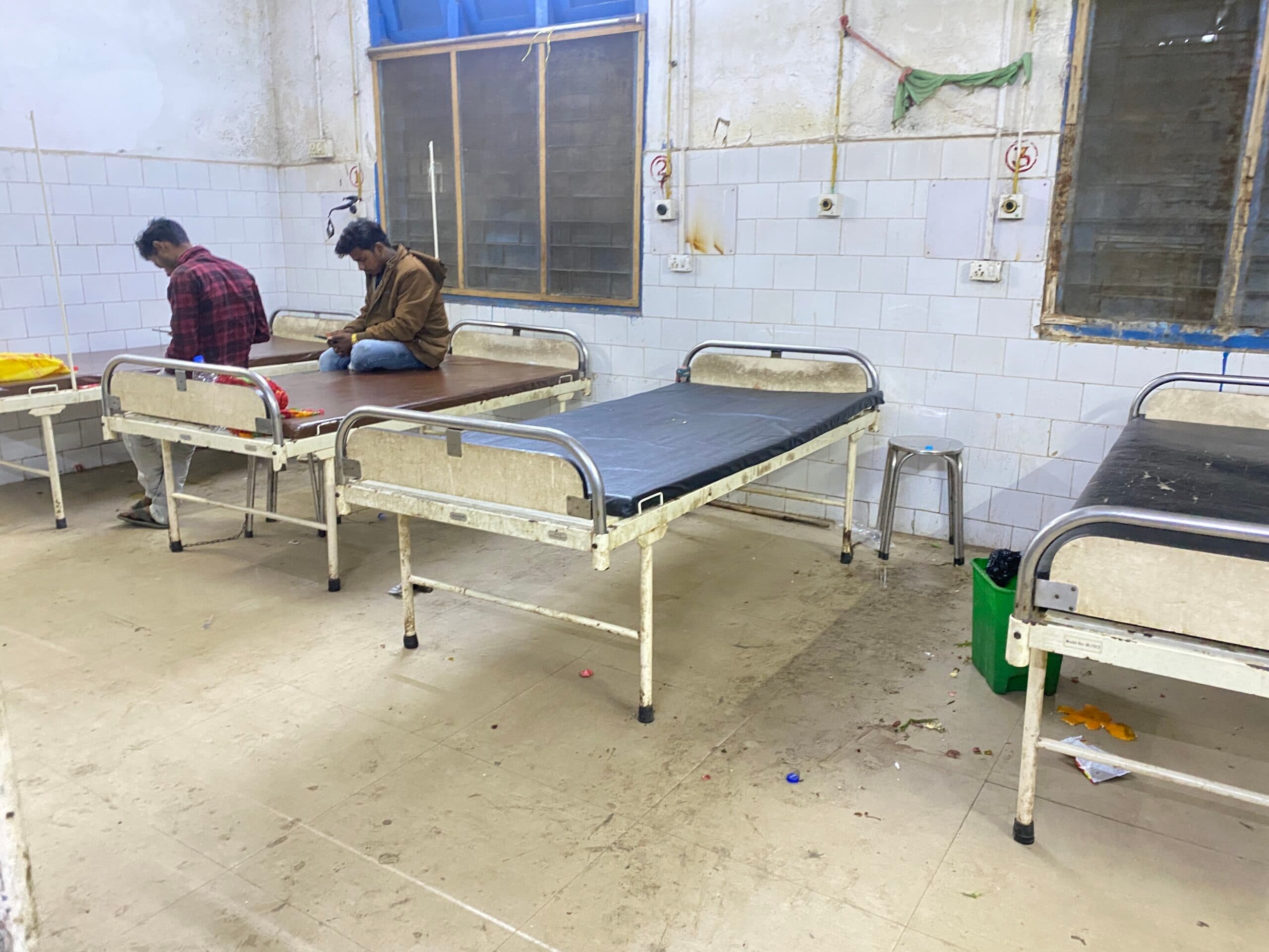 Giridih News :हड़ताल से अस्पतालों में स्वास्थ्य से पर ग्रहण