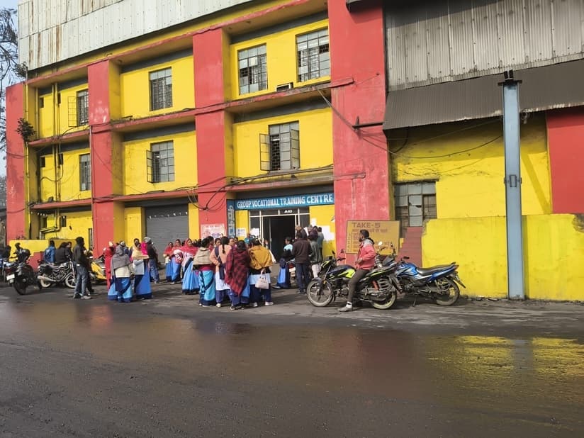 राजमहल कोल परियोजना में महिला कर्मियों के अचानक स्थानांतरण से तनाव