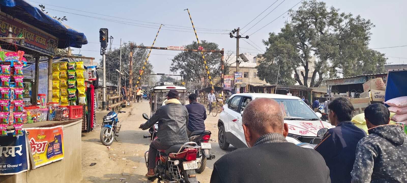 कुचायकोट में ओवरब्रिज नहीं बनने से रोज लग रहा महाजाम, लोग परेशान