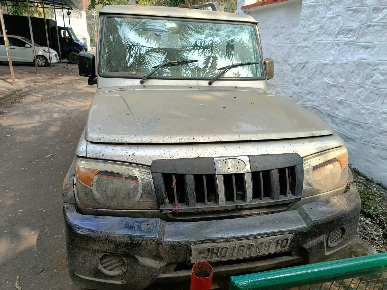 सीआइएसएफ ने बोलेरो में लदा 120 लीटर अवैध डीजल जब्त किया