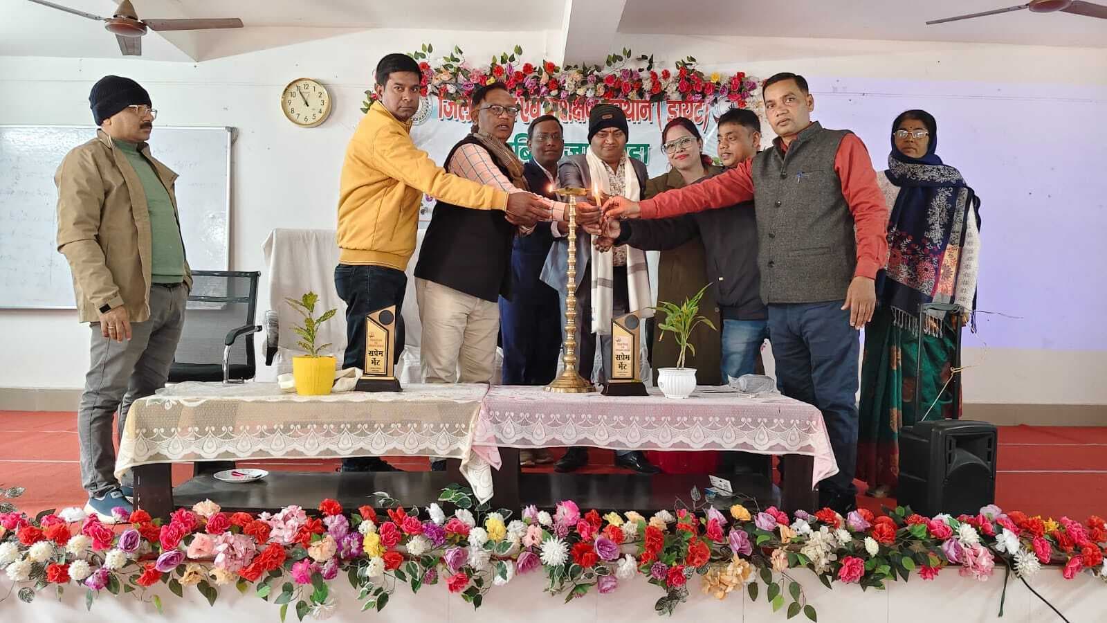 जामताड़ा : विद्यालयों में पुस्तकालय को बनायें नवाचार का केंद्र : अरुण कुमार