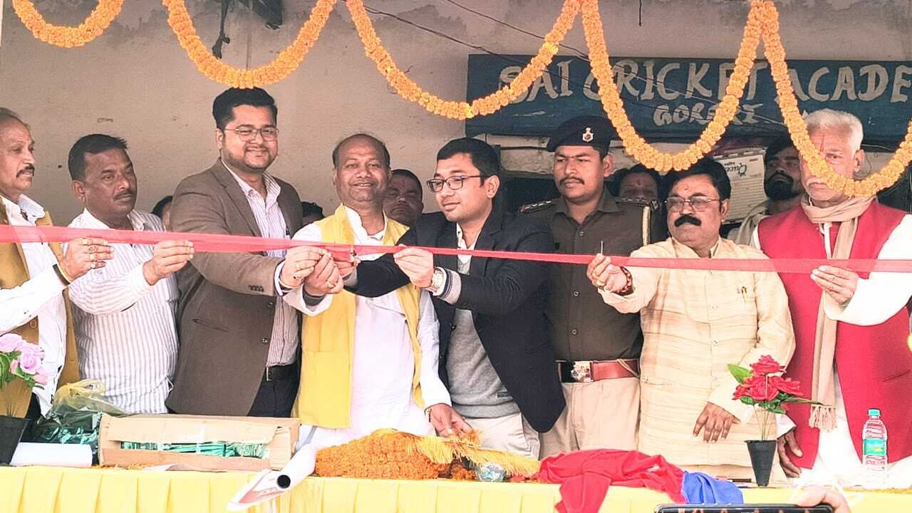 महिला फुटबॉल फाइनल मैच में टॉस में यूपी की टीम विजयी