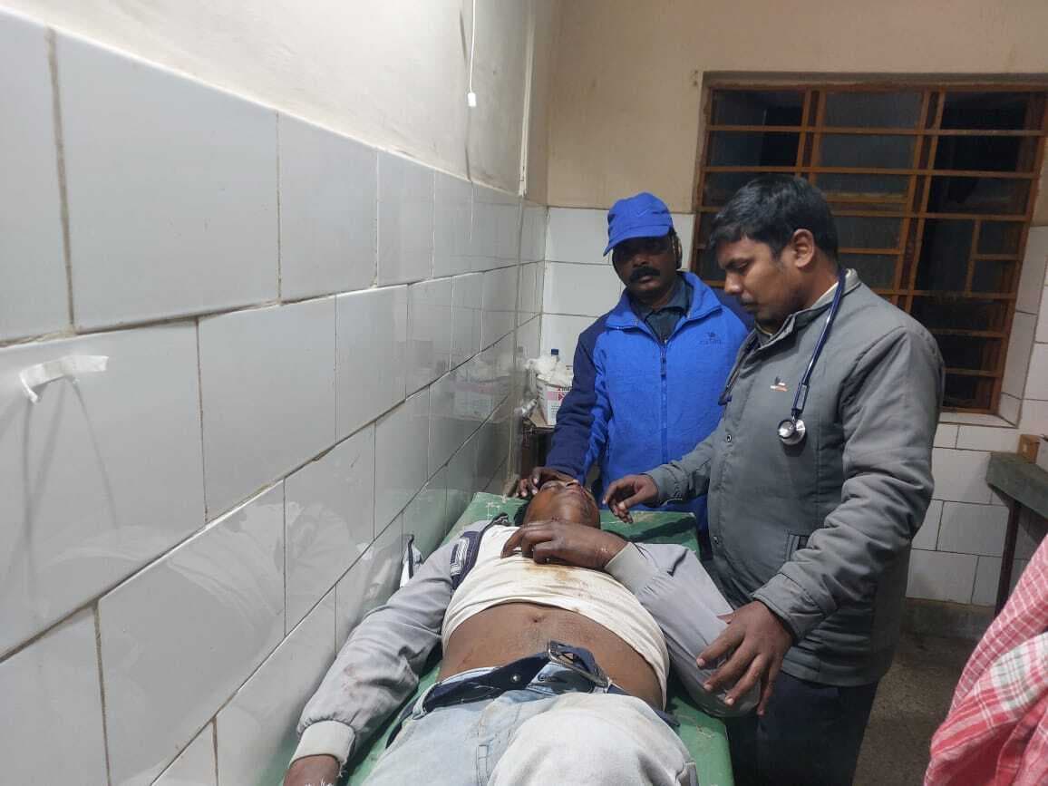 नाराणयपुर : बाइक सवार दो युवक घायल, एक की हालत गंभीर