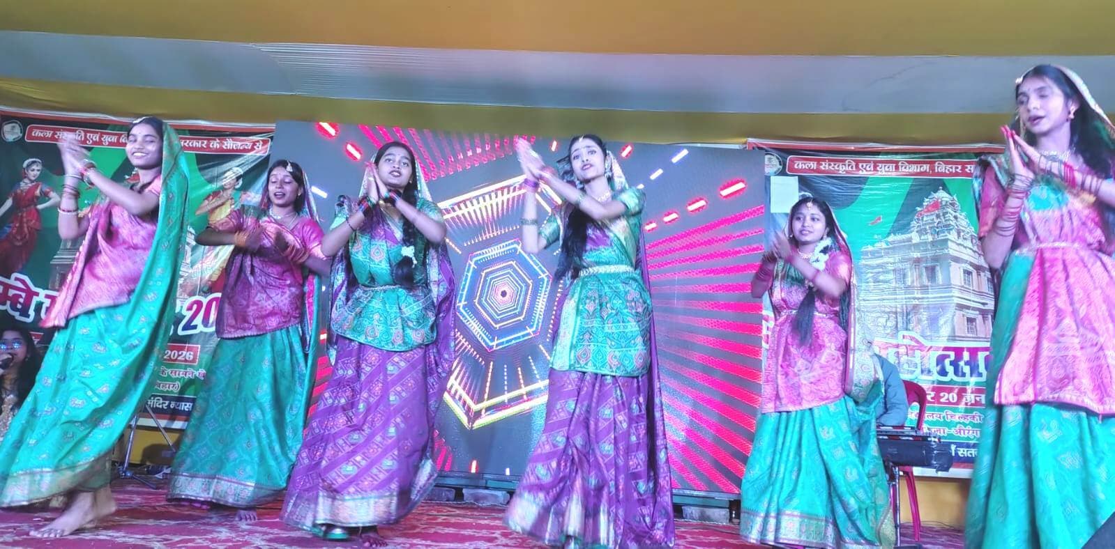 Aurangabad News : लहर लहराए चुनर चटकार ये माई