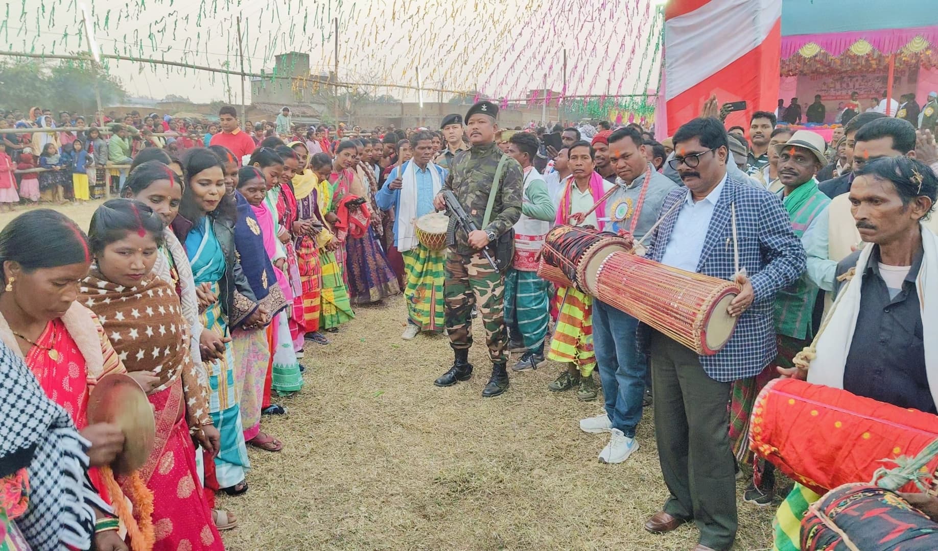 Bokaro News : हिंडोल जतरा मेला में लोगों संग थिरके मंत्री