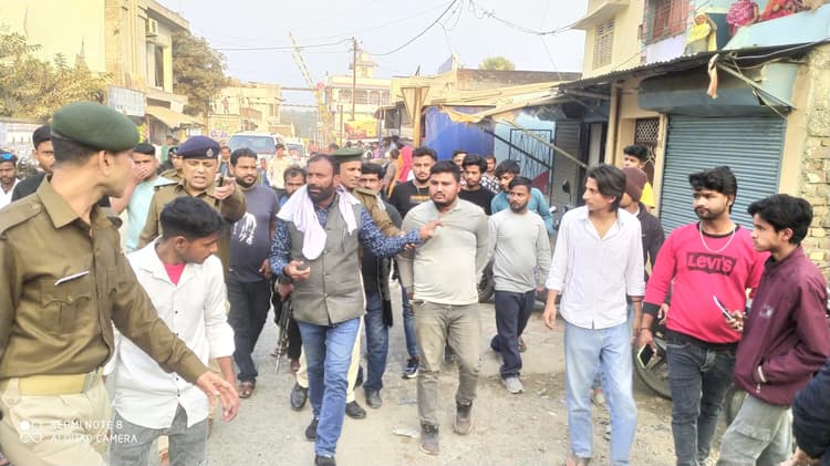 युवक के प्रयास से पकड़ा गया एटीएम कार्ड चोर