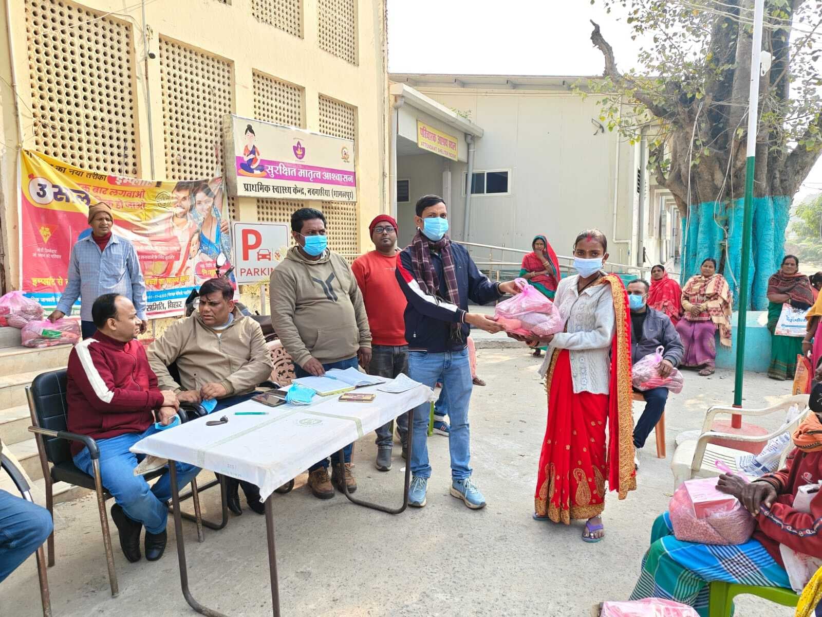 Bhagalpur news पीएचसी में टीबी मरीजों को मिला पोषण सहायता