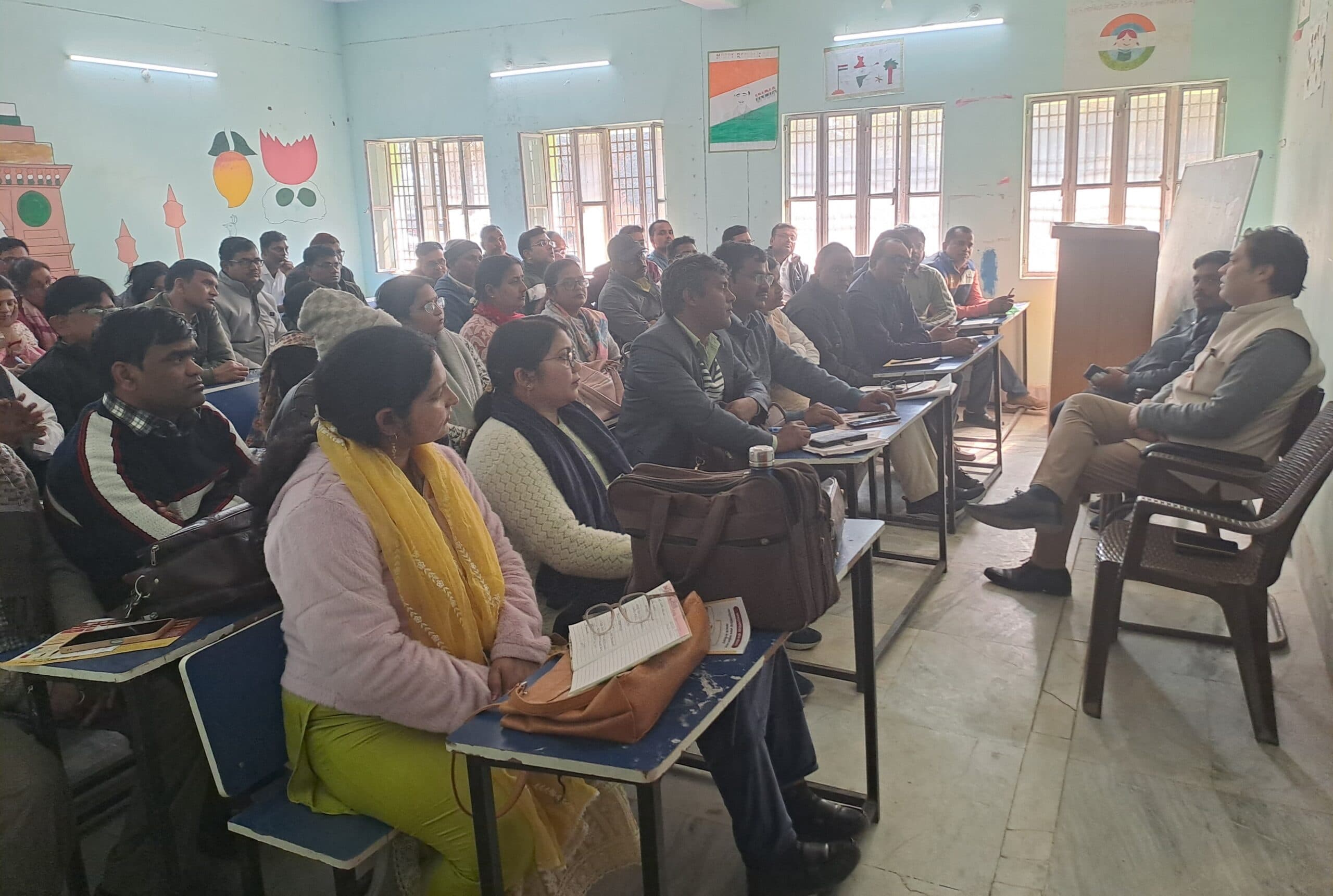 खाली बैठे शिक्षकों को पोषक क्षेत्र के स्कूलों में पढ़ाने के लिए भेजें एचएम : डीपीओ