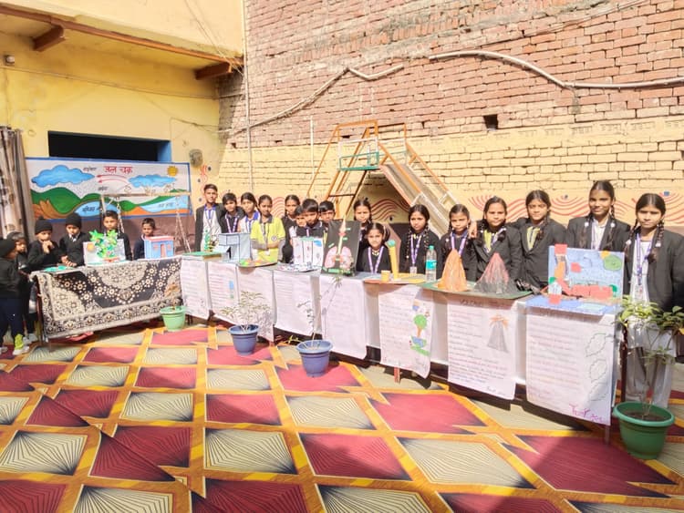 विज्ञान प्रदर्शनी में विद्यार्थियों ने दिखायी नवाचार की झलक