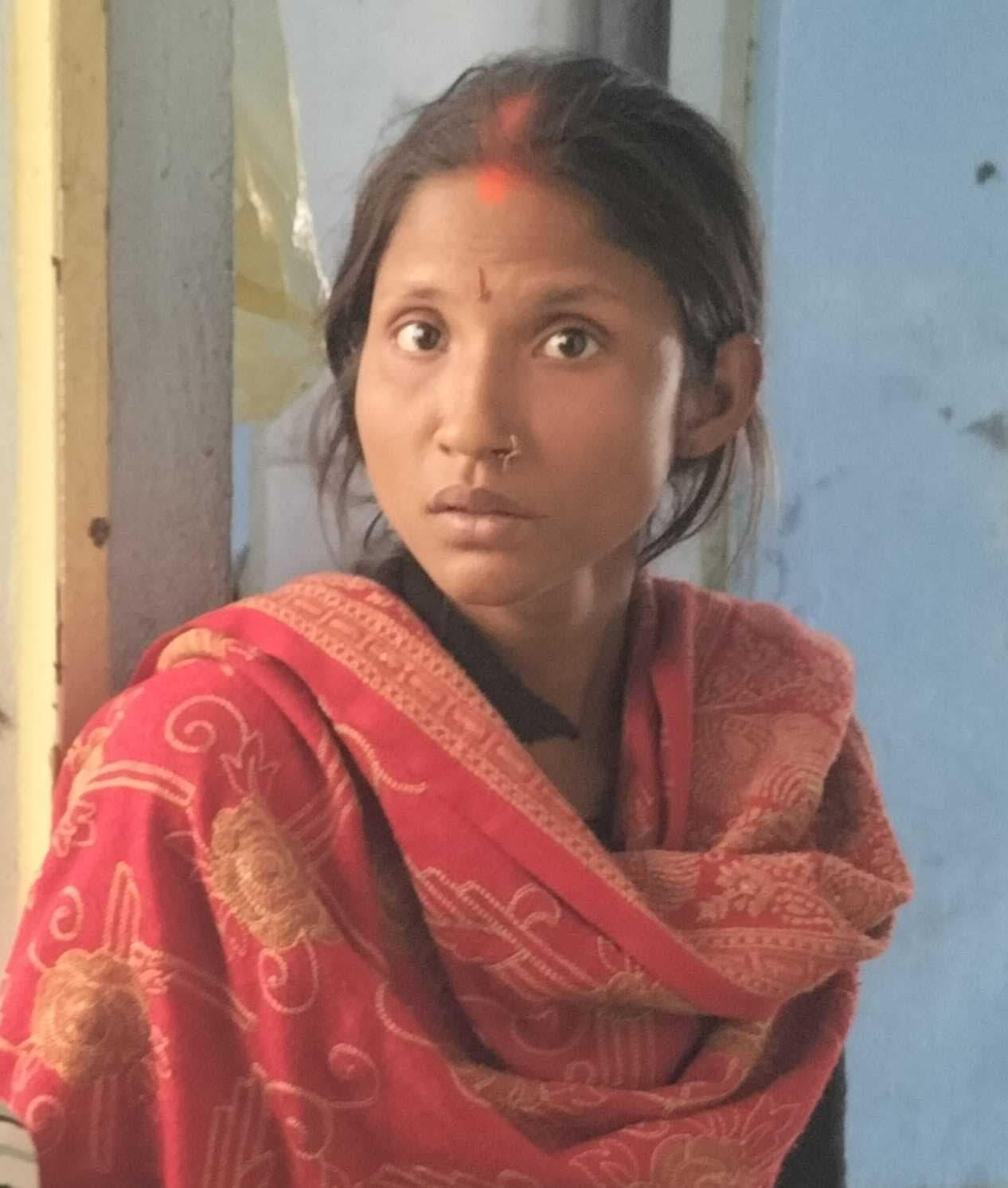 ई रिक्शा पर महिलाओं का पर्स उड़ाने में रंगे हाथ धरायी शातिर महिला चोर