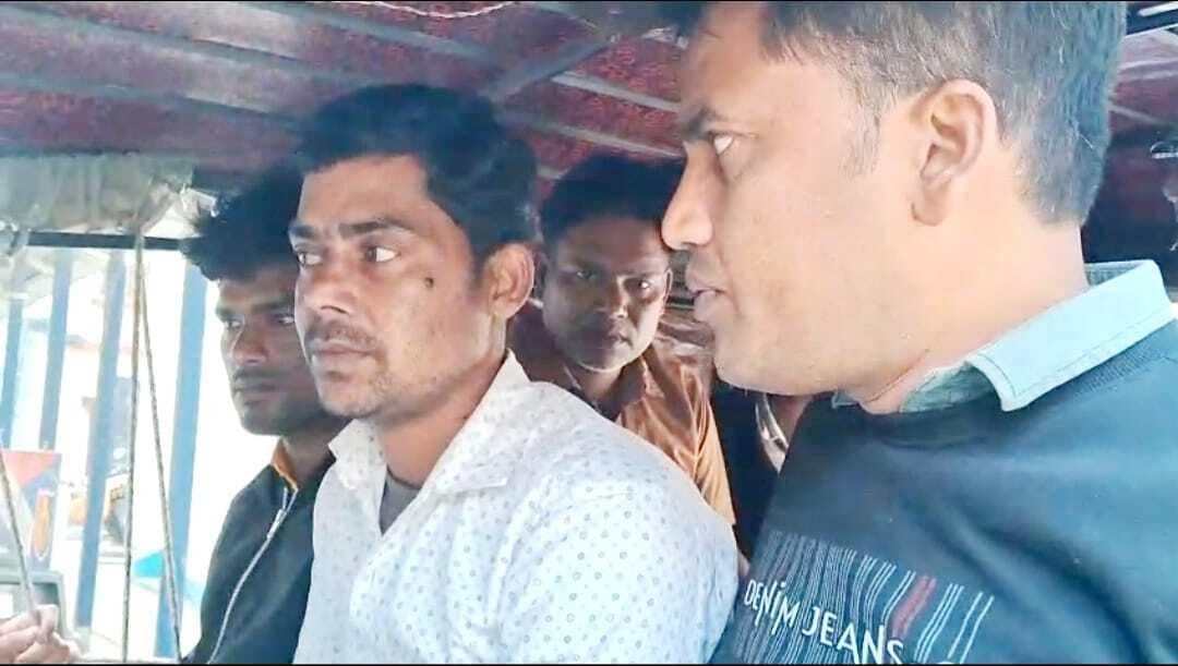 पुलिस ने बाजीतपुर से तीन मवेशी तस्करों को किया गिरफ्तार