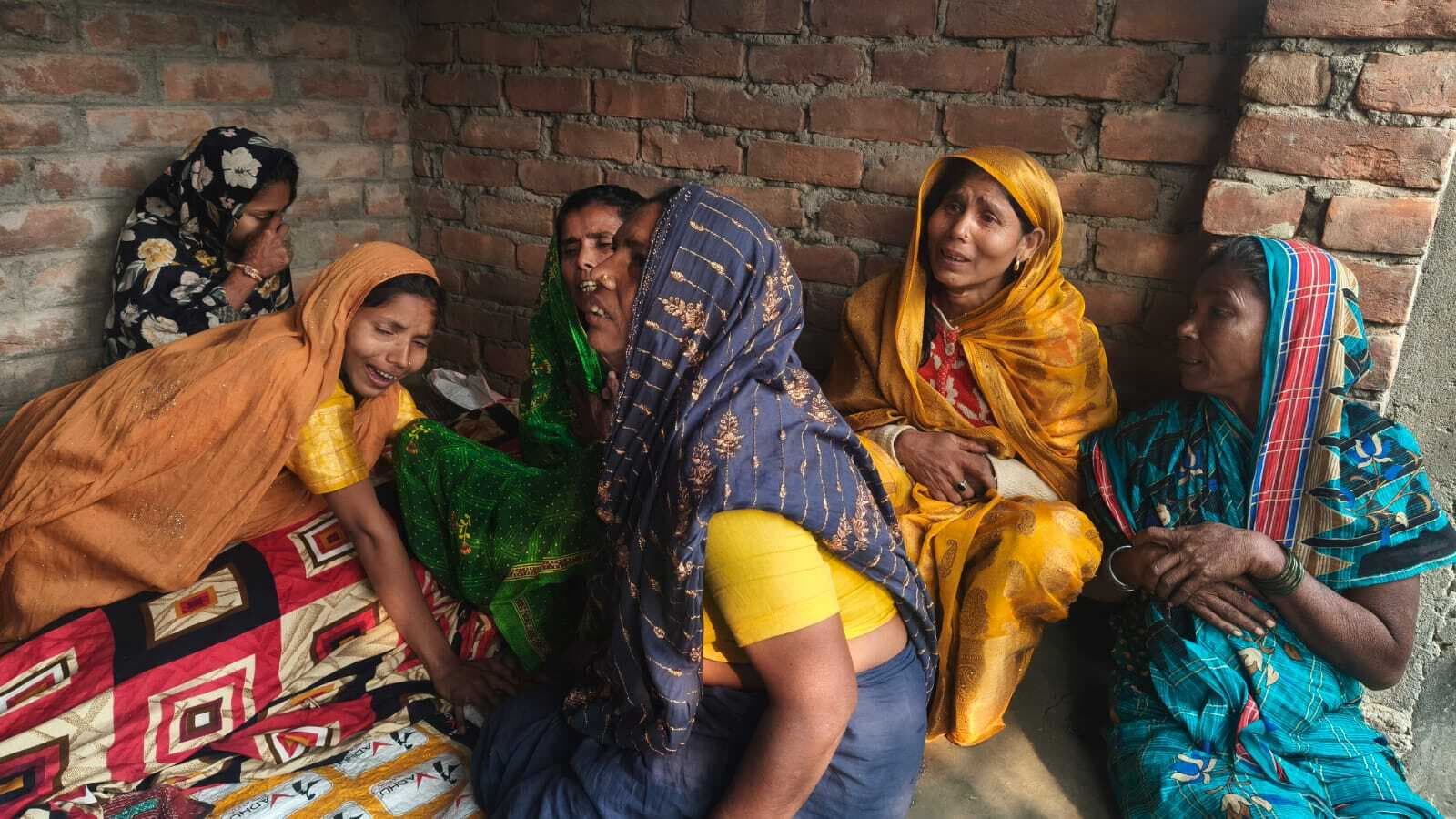 नवविवाहिता की फंदे से लटका मिला शव, जांच में जुटी पुलिस