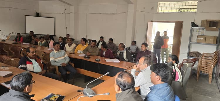 गणतंत्र दिवस को लेकर कार्यालयों व संस्थानों की साफ-सफाई तेज