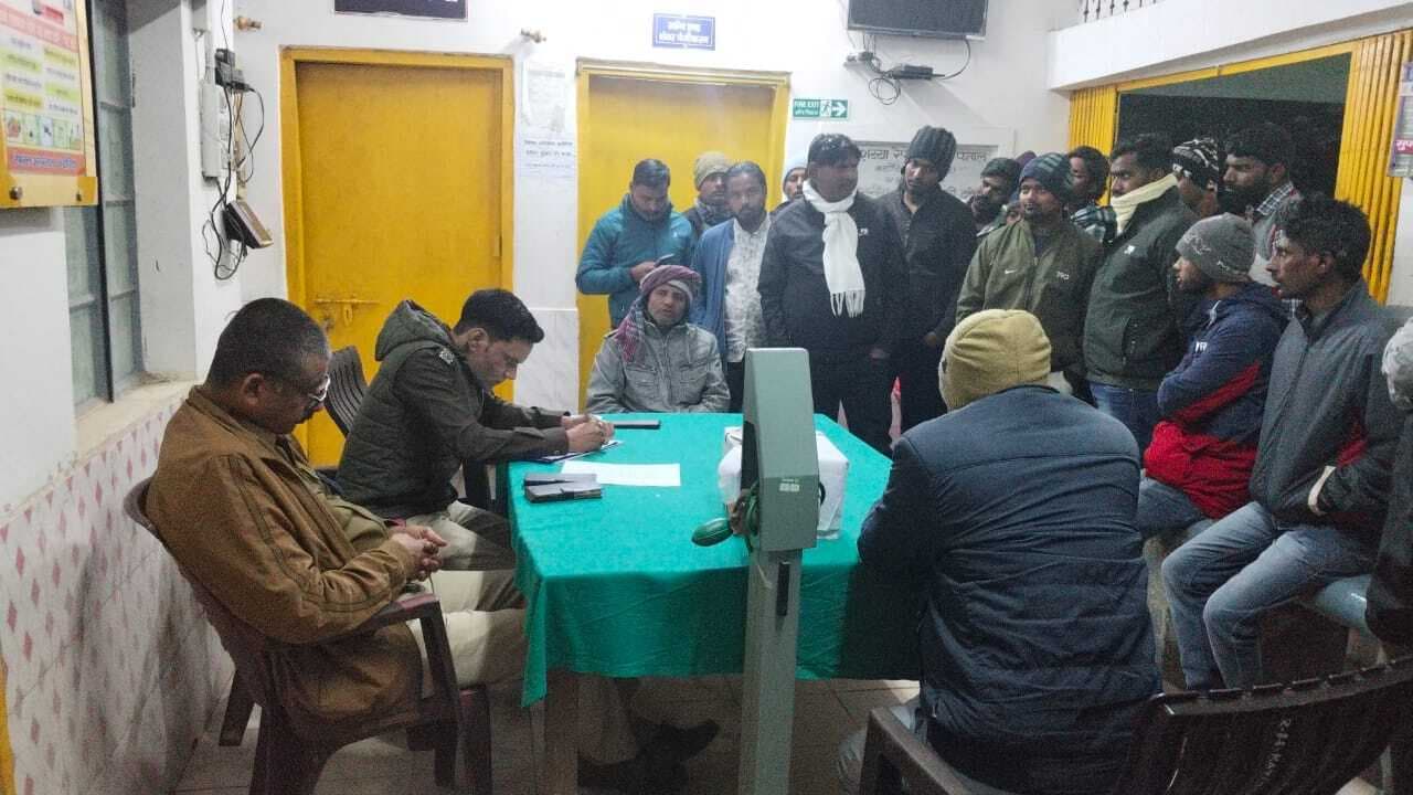 अनियंत्रित ट्रक से कुचलकर महिला की हुई मौत, परिजनों में मचा कोहराम