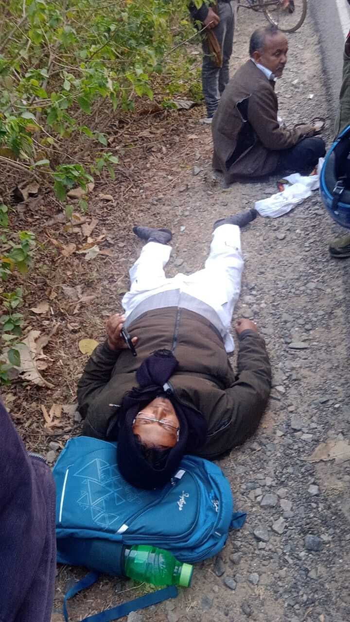 सड़क हादसे में शिक्षक व उनके चाचा घायल,  रेफर