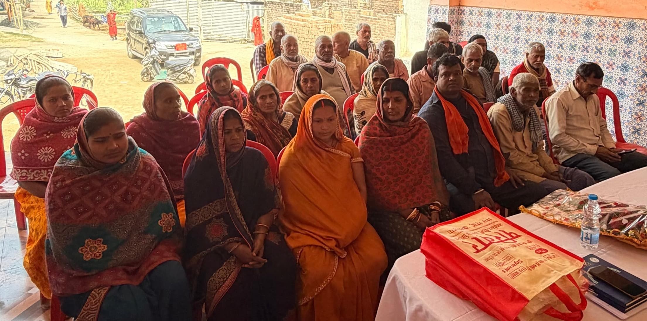 सब्जी उत्पादक किसानों को सम्मानित कर बनाया गया सहकारी समिति का सदस्य