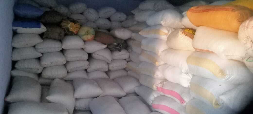 Giridih News :औने-पौने भाव पर धान बेचने को विवश हैं किसान