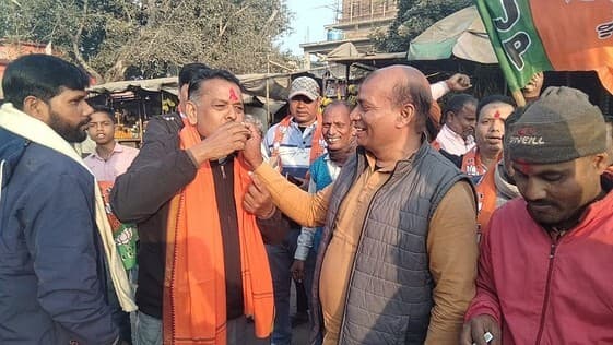 नवनियुक्त राष्ट्रीय अध्यक्ष को दी बधाई, मिठाई के साथ मनी खुशियां