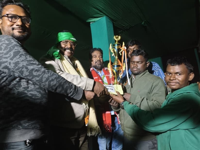 सिमोन ब्रदर गोड्डा ने खिताब पर किया कब्जा, खिलाड़ियों को नकद पुरस्कार से किया गया सम्मानित