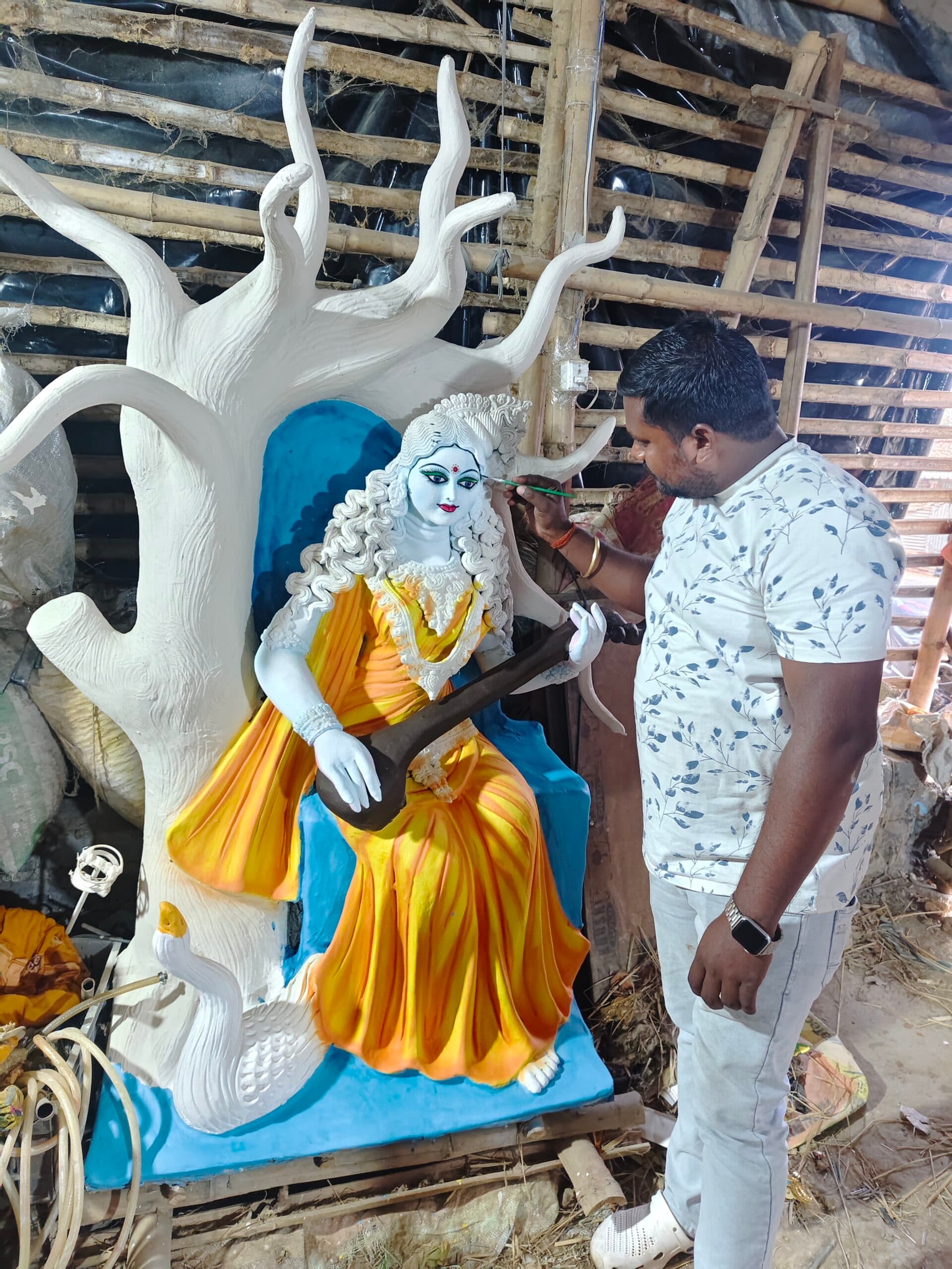 Seraikela Kharsawan News : खरसावां: 10 हजार रुपये तक की प्रतिमाएं उपलब्ध