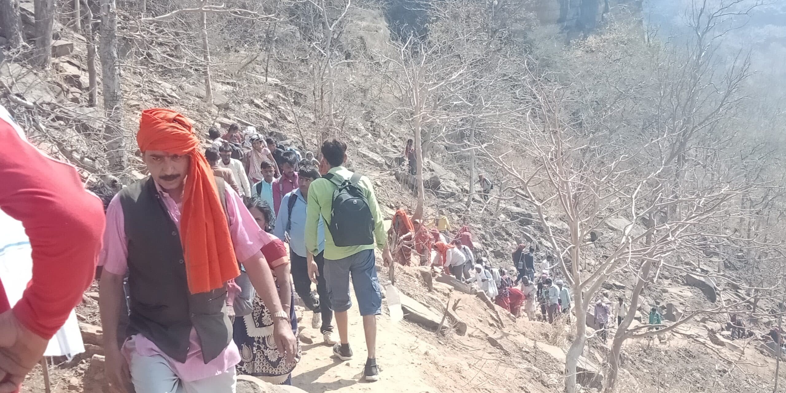 गुप्ताधाम में 30 हजार से अधिक भक्तों ने किया जलाभिषेक