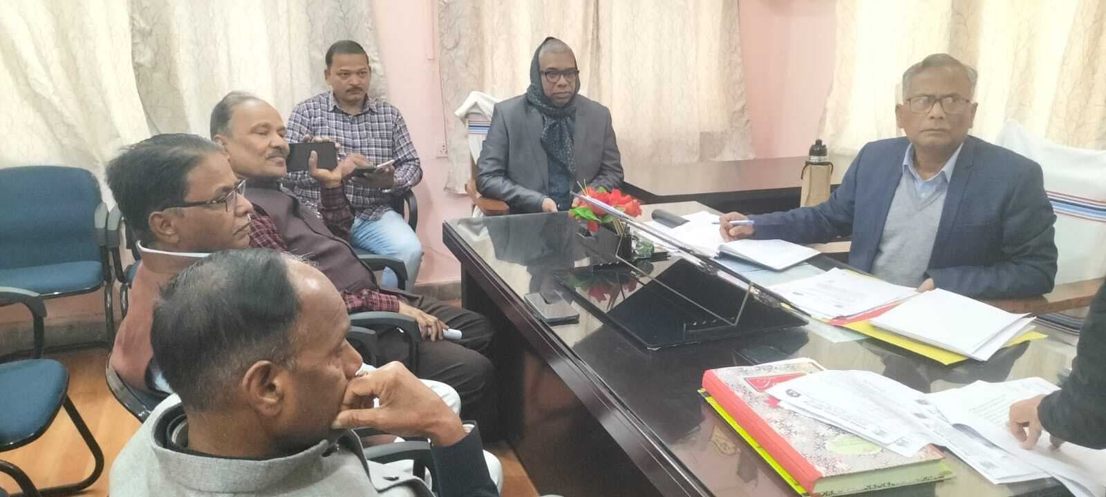 व्यवस्था के आधार पर वेतन भुगतान करने पर डॉक्टरों ने जताया विरोध