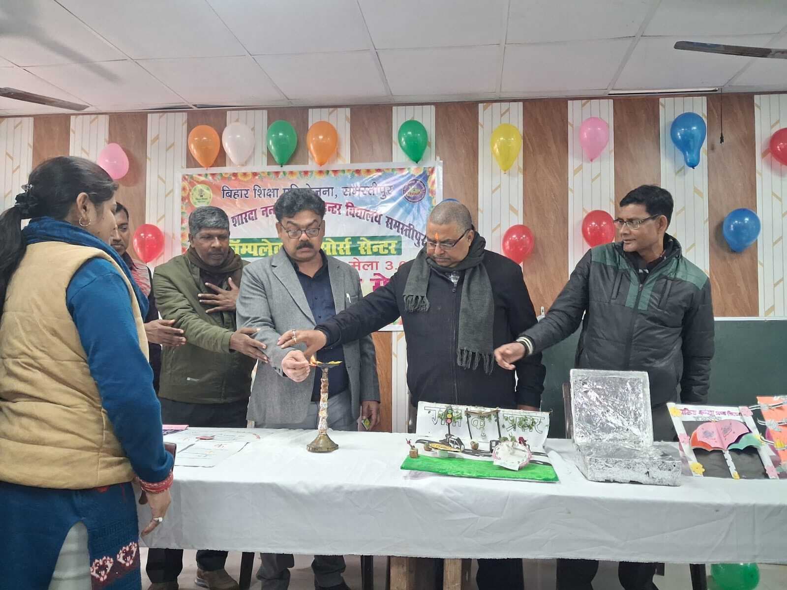 Samastipur : टीएलएम मेले में शिक्षकों ने अपने बौद्धिक स्तर का किया प्रदर्शन