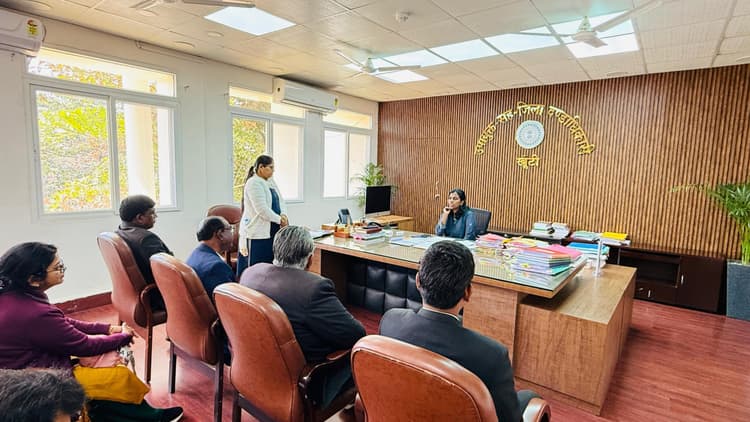 भ्रूण लिंग परीक्षण पर लगायें अंकुश: उपायुक्त