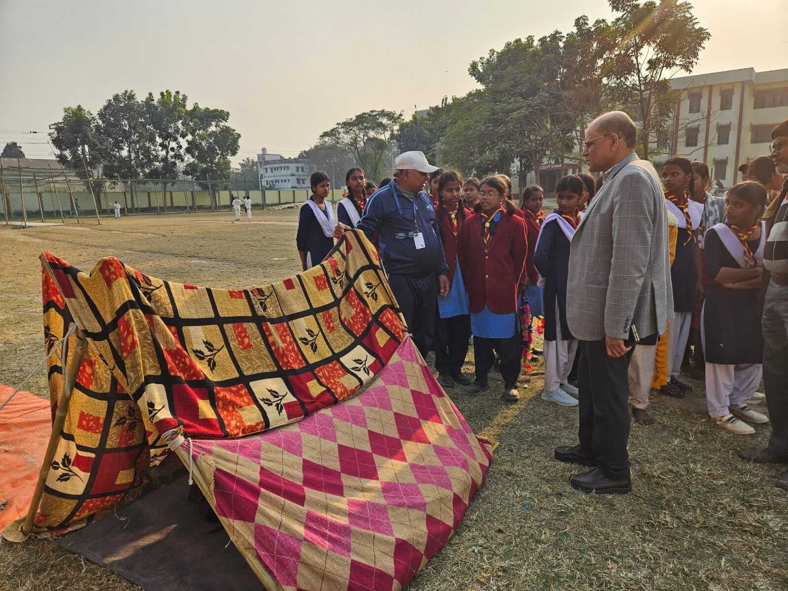 स्काउट-गाइड प्रशिक्षण से बच्चों में अनुशासन के साथ आत्मरक्षा व देश प्रेम की भावना का होता है विकास