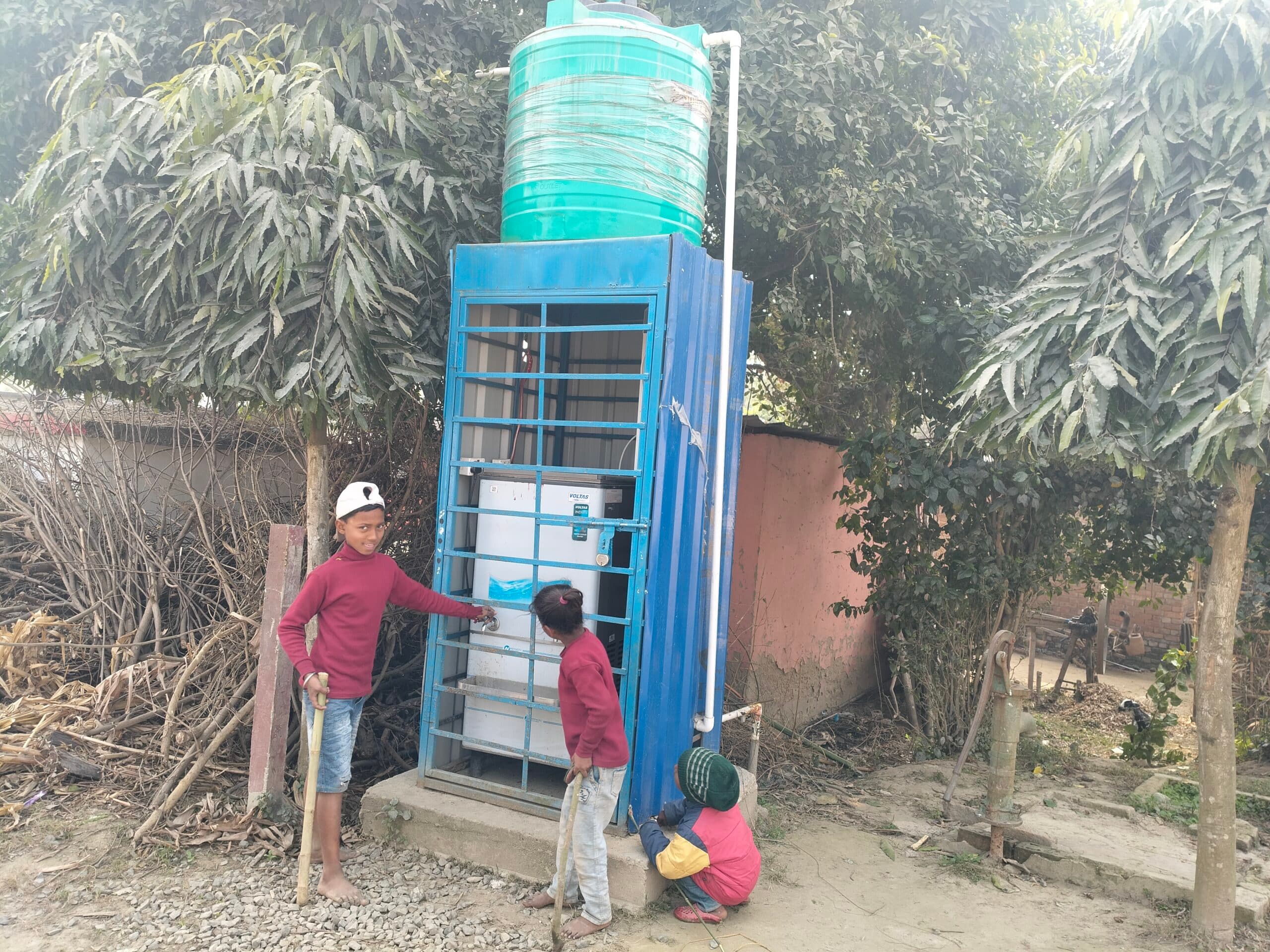 लाखों से लगाया शुद्ध पेयजल संयंत्र पड़ा है बेकार