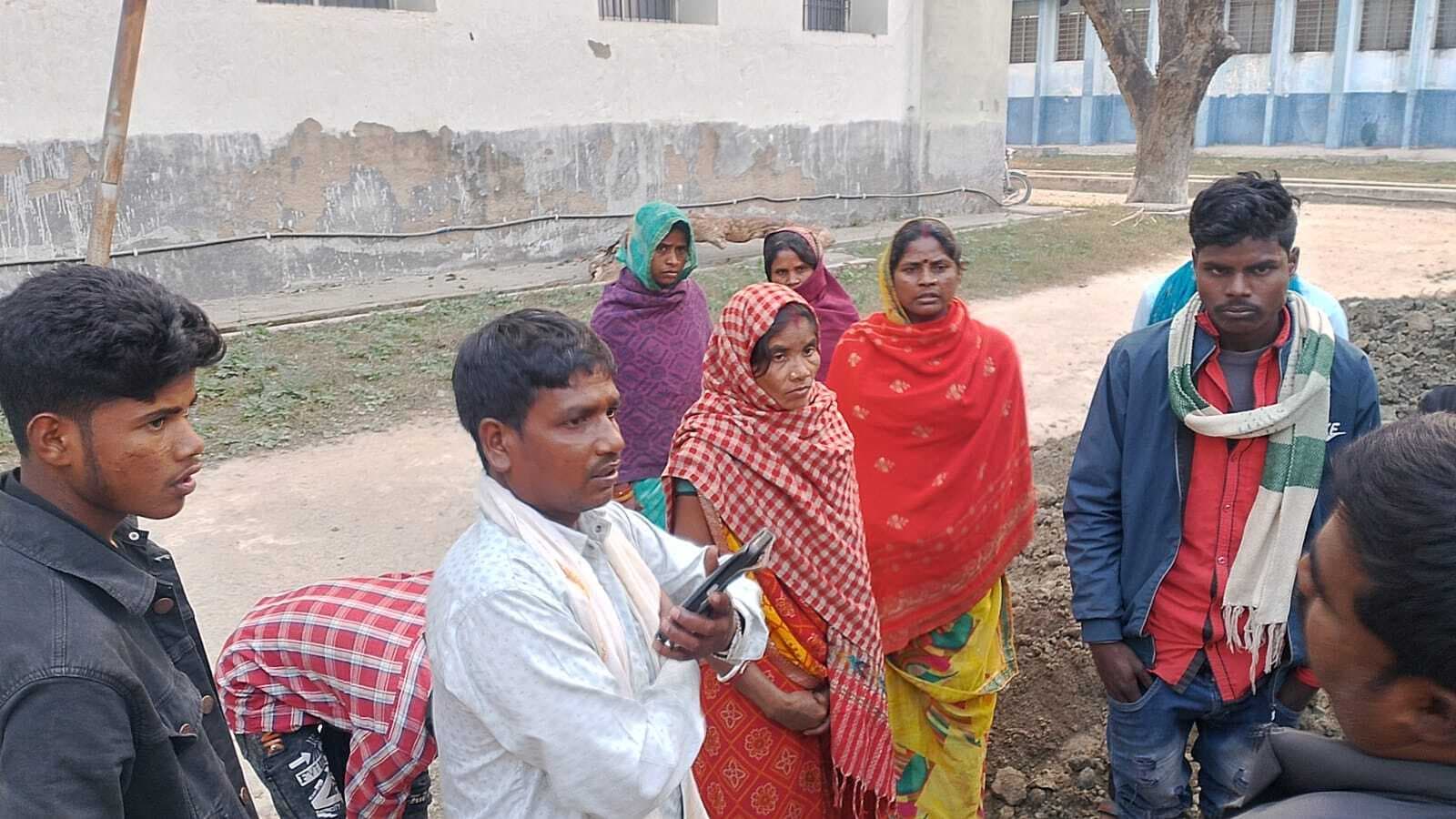 चाचा ने भतीजी की हत्या कर फंदे से लटकाया, 5 दिन बाद घर से मिला शव