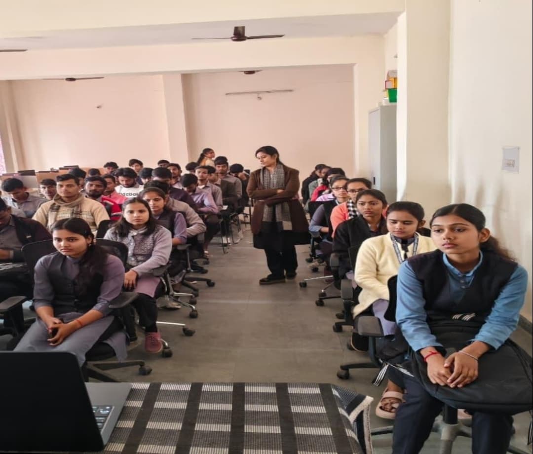 Madhubani News : कैंपस प्लेसमेंट ड्राइव में कई छात्रों का हुआ चयन