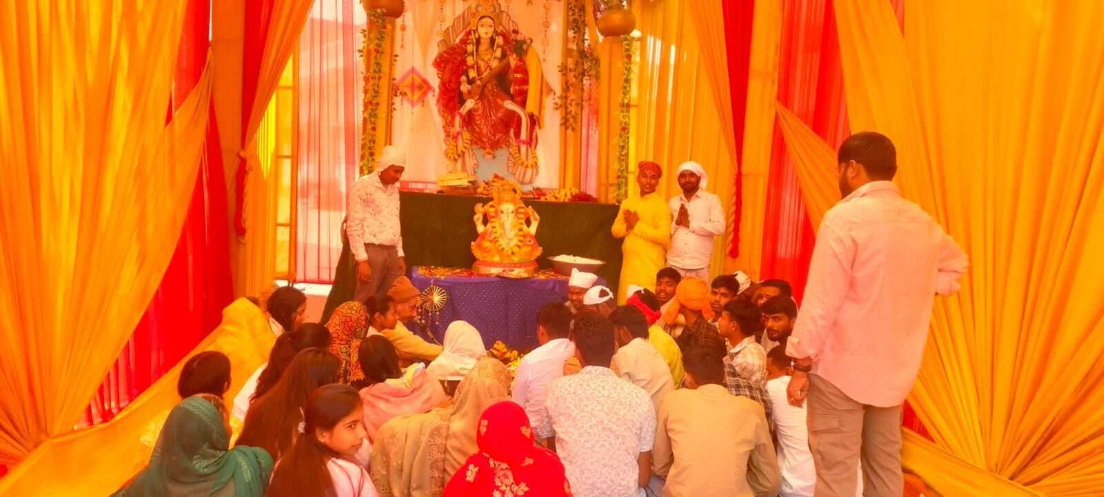 बसंत के आगमन का हर तरफ रहा उमंग, ऊं सरस्वत्यै नम: से गूंजता रहा शहर