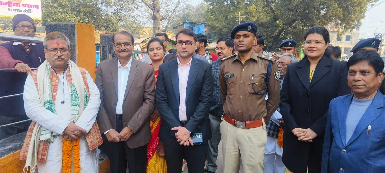 नेता जी सुभाष चंद्र बोस के विचारों व आदर्शों को आत्मसात करने की जरूरत : डीएम