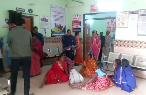 सलेमपुर में करेंट से युवक की मौत, पूजा के उत्साह पर मातम