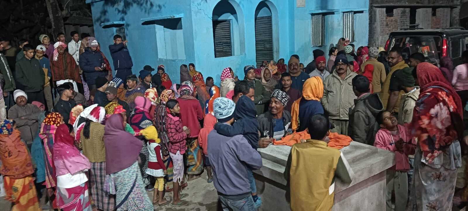 नर्मदेश्वर शिवलिंग के दर्शन को उमड़े श्रद्धालु