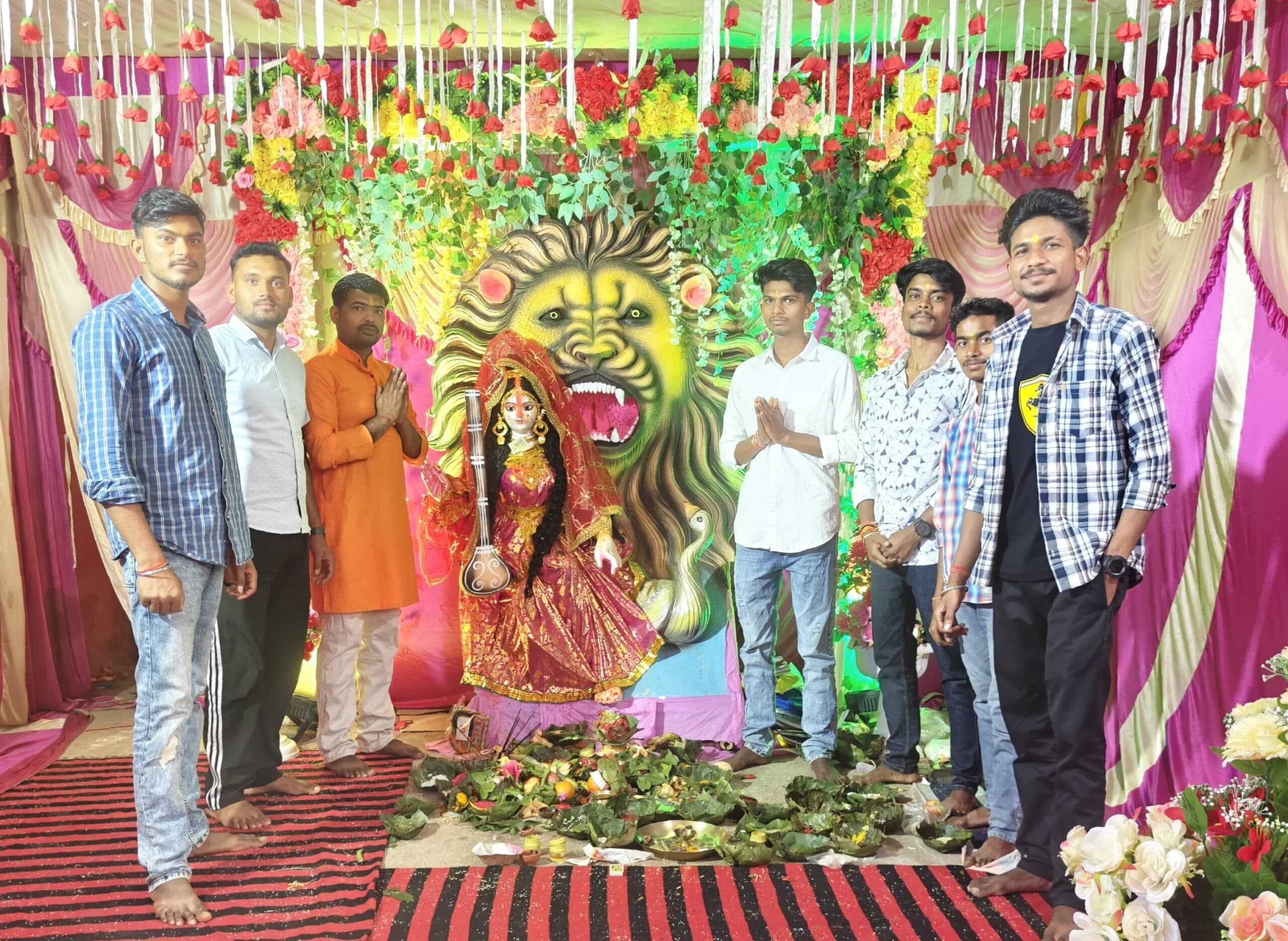 जिले में धूमधाम से हुई सरस्वती पूजा