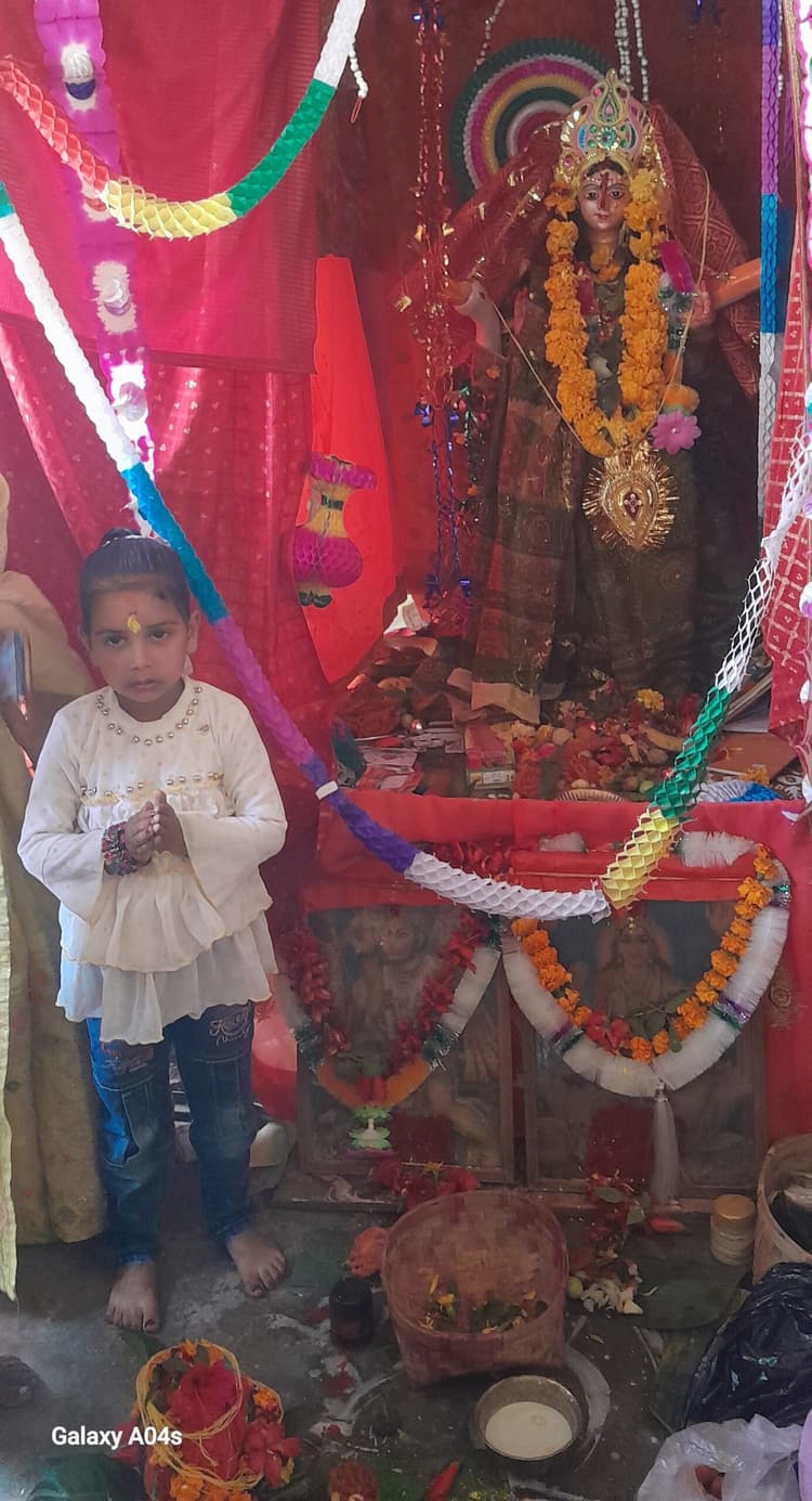 मां सरस्वती की आराधना में डूबा पंजवारा